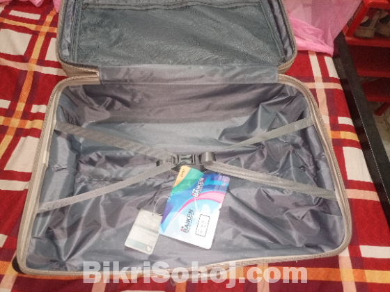 লাগেজ 28 ইঞ্চি